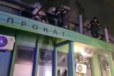 В барнаульском парке «Изумрудный» загорелся пункт проката