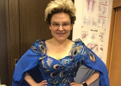 Елена Малышева взбудоражила фанатов пышной грудью