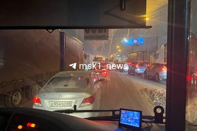 На шоссе Энтузиастов образовалась многокилометровая пробка