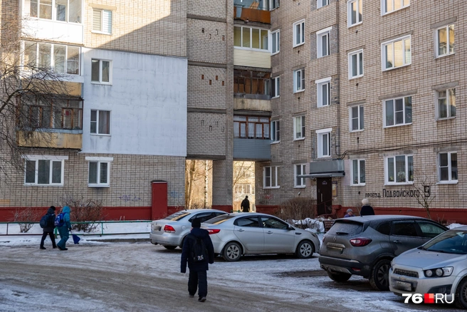 В каждом дворе можно найти арку между домами | Источник: Кирилл Поверинов / 76.RU