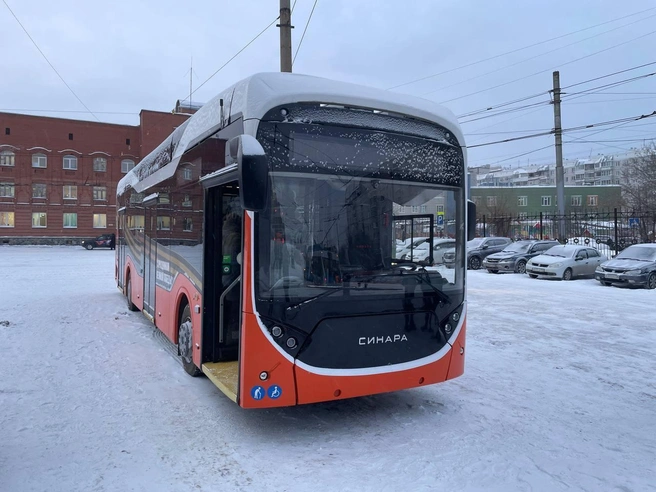 Власти наблюдают за эксплуатацией троллейбуса в условиях зимнего периода. | Источник: Сергей Уланов / NGS.RU