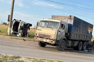 ДТП с грузовиками и легковушкой на юге Волгограда: пробка