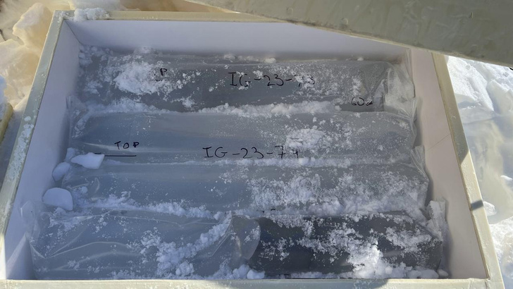 В багаже 91 метр льда: как гляциологи впервые добрались до ложа самого крупного ледника Полярного Урала