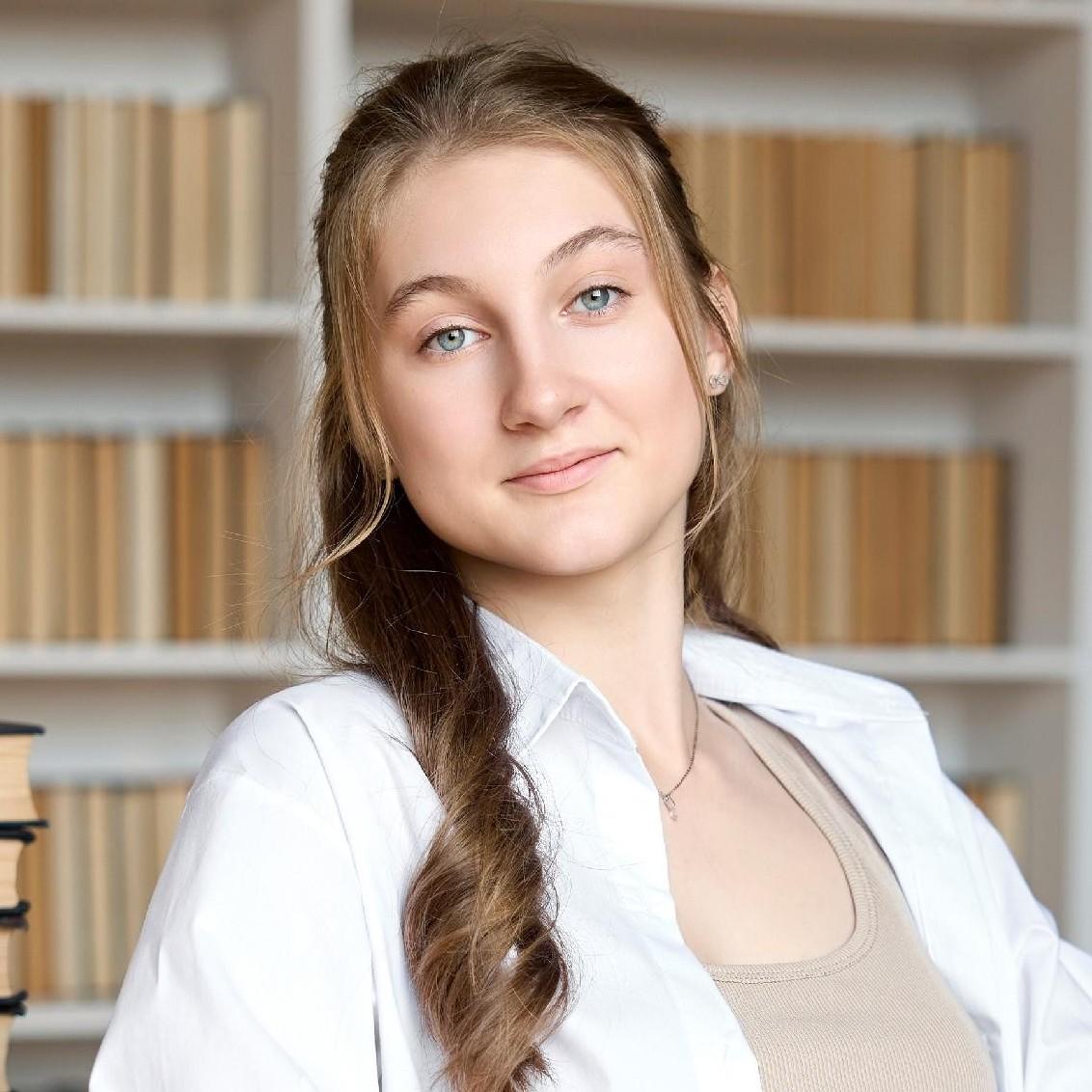<p>Анастасия Малахова</p>