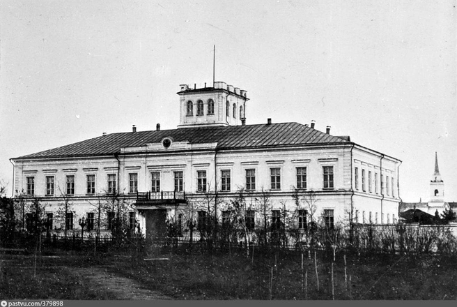 Исчезли флигели генерал-губернаторского дворца | Источник: Фотография из архива В.&nbsp;И.&nbsp;Кочедамова, Музей истории г. Ленинграда / Pastvu.com
