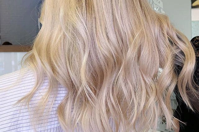 Естественные волны и задорные кудряшки сейчас в моде | Источник: Mod's Hair
