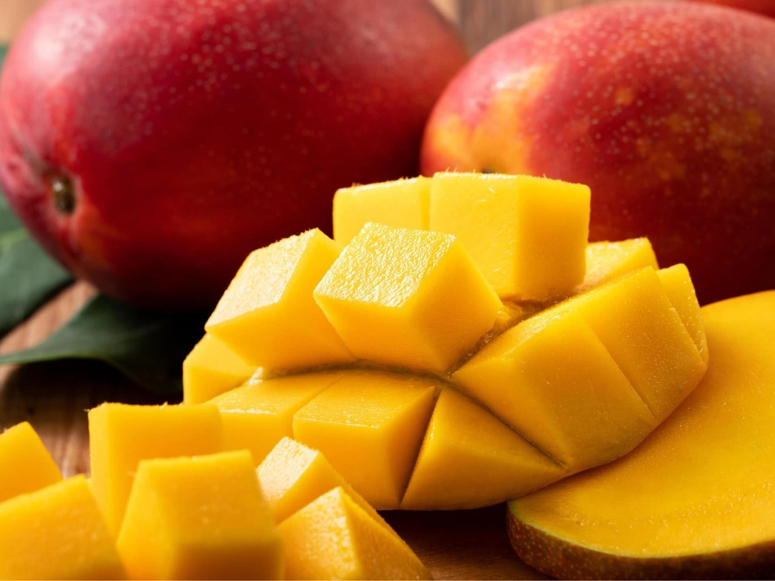 Король фруктов: все о пользе манго для организма | marieclaire.ru