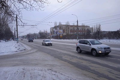Лобовое столкновение ВАЗа и Volvo в Ульяновской области: погибший