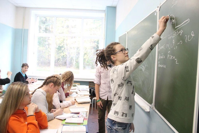 Как стать учеником ФМШ уже в этом году или готовиться к вступительным испытаниям — расскажут на дне открытых дверей онлайн | Источник: НГУ