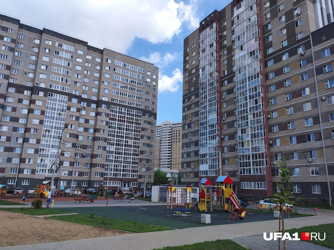 А вот так выглядят дворы у высоток