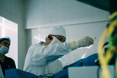 Девочка, травмированная в эскалаторе, проходит реабилитацию