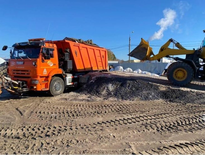 Современные технологии позволяют быстро реагировать на погодные изменения и выводить на дороги нужное количество техники | Источник: Nso.ru