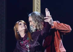 Шиловская с любовью обратилась к Устюгову, Верник напомнил Королевой об изменах Тарзана: «Две звезды. Семейный подряд»