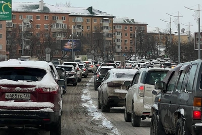 Водители шутят в 2ГИС из-за пробок во Владивостоке