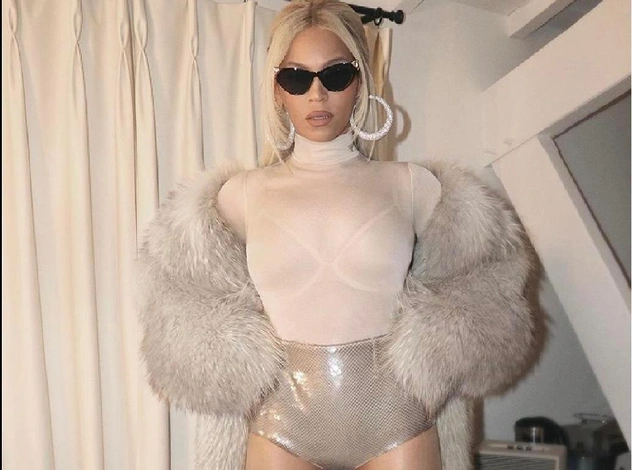 Бейонсе отметила день рождения мужа в микро-шортах Prada — это самый «горячий» тренд сезона 2024