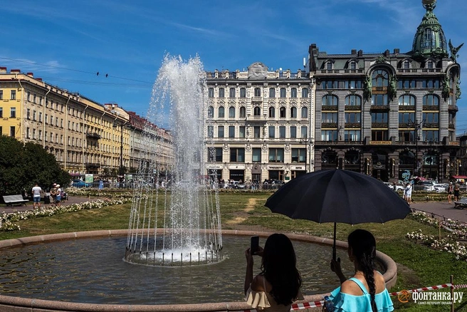 Несколько фонтанов в центре Петербурга будут работать в «Ночь музеев» | Источник: Михаил Огнев / «Фонтанка.ру»