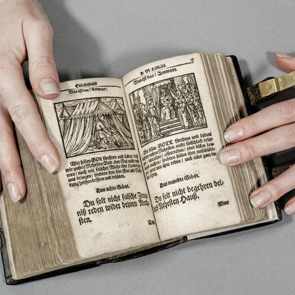 Вещи, поднятые с «Архангела Михаила» | Источник: пресс-служба РГО