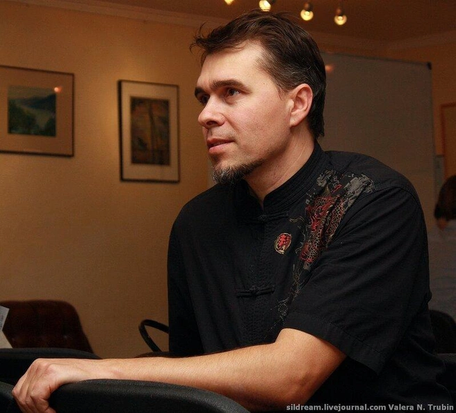 Юрий Александров в 2012 году руководил тренинг-проектом «Школа жизни», в котором он делился своим видением мира и пониманием проблем со всеми желающими | Источник: Хроники Тольятти / ЖЖ