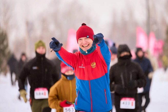 И даже пробегает марафоны | Источник: Антон Суровцев / VK