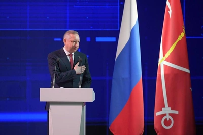 Беглов посетил выставку достижений Приморского района