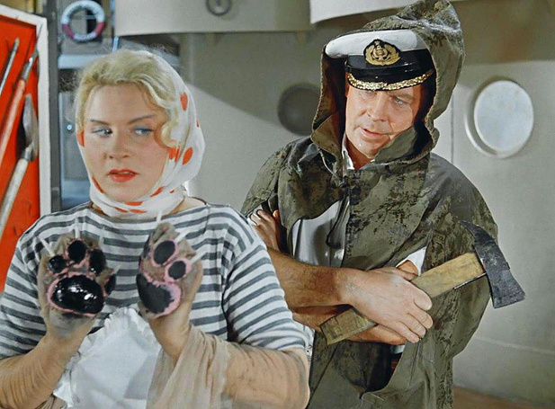 Сложный ностальгический тест, зритель из СССР будет в нем зверски плавать: 10 вопросов по комедии «Полосатый рейс»