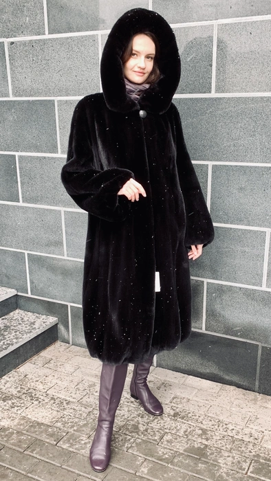 Особую ценность представляют шубы из меха знаменитой норки Blackglama | Источник: ИП Кузнецова Дарья Александровна