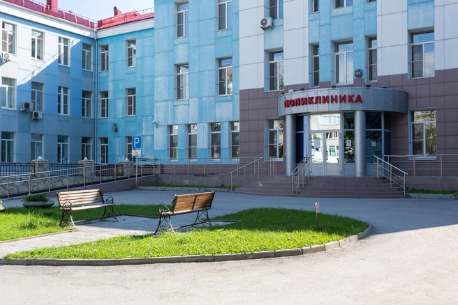 Недалеко от дома несколько хороших медучреждений | Источник: PRINZIP