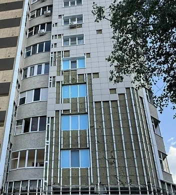 Так поврежденный дом выглядел две недели назад | Источник: Сергей Петрин / T.me