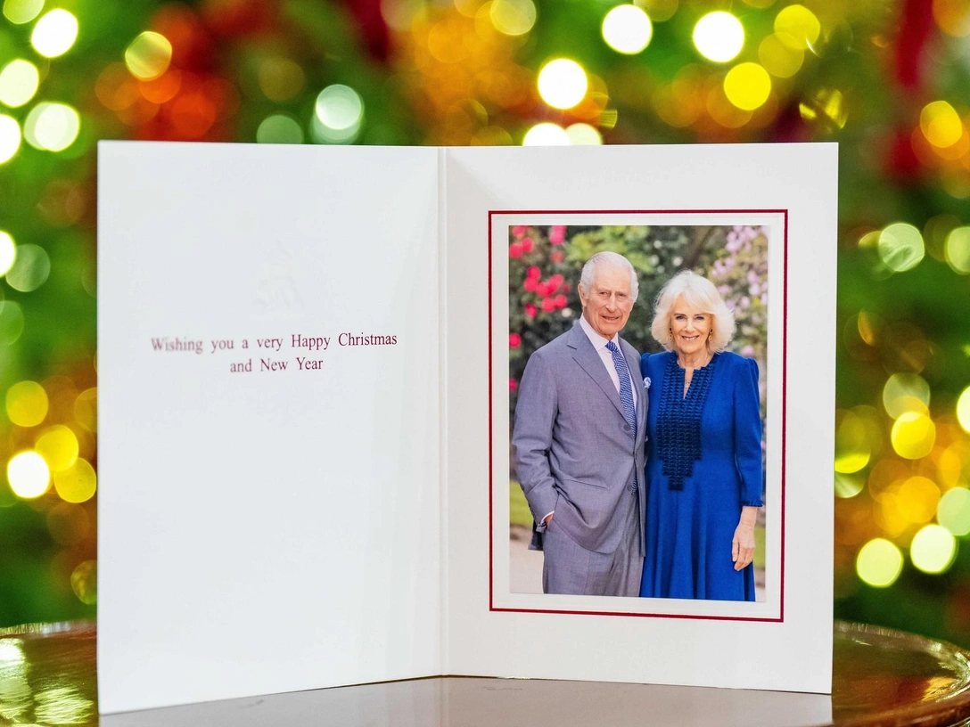 Рождественская открытка короля Карла и королевы Камиллы, 2024 | marieclaire.ru