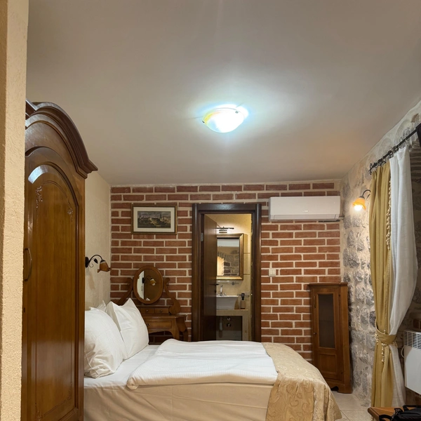 Отель в Которе в венецианском стиле | Источник: Габриелла Захарова / 26.RU