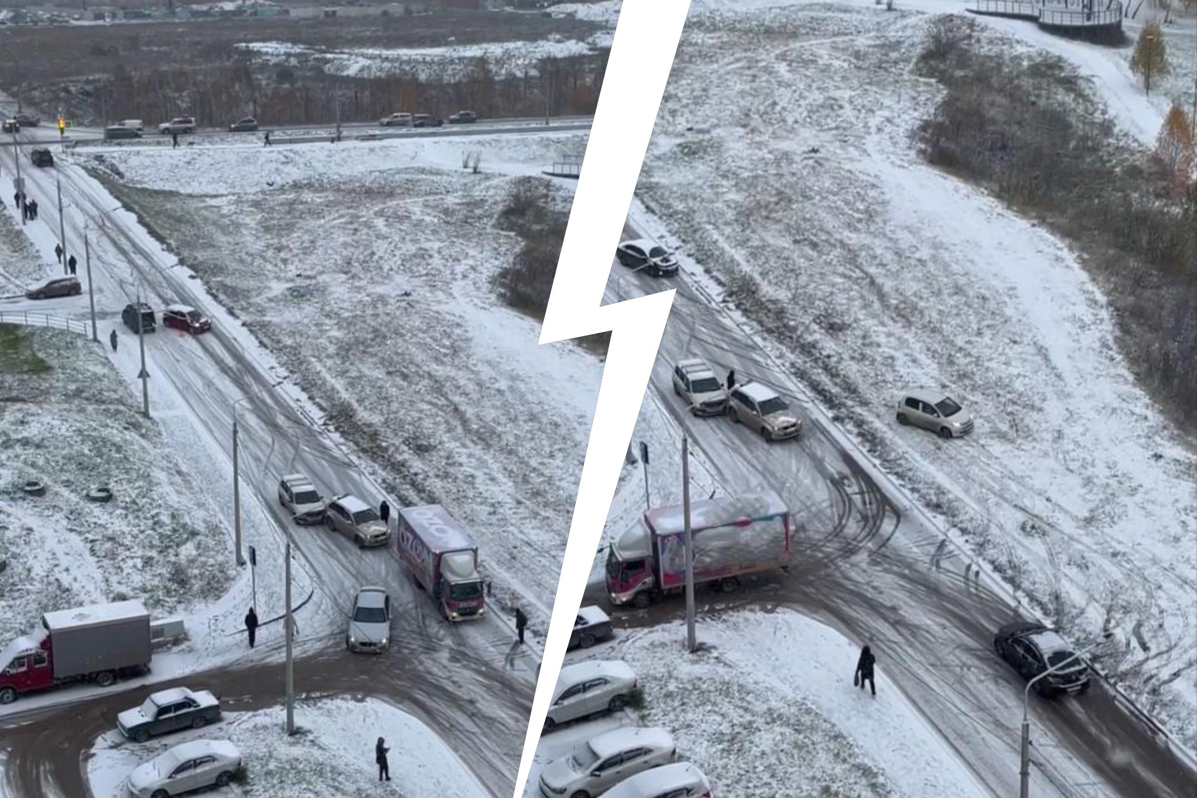 Красноярские автовладельцы борются с гололедицей в городе и пока проигрывают — в Солнечном машины н…