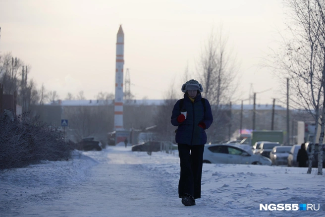 Визитная карточка Чкаловского — ракета возле остановки «Космос» | Источник: Евгений Софийчук / NGS55.RU