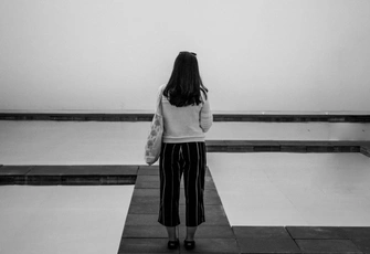 «Потеряла себя, но где? Была общительной красоткой, а теперь чувствую себя невидимкой»