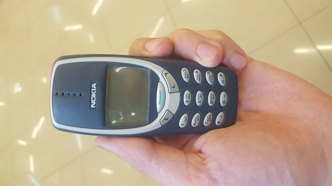 Nokia 3310 – классика.
 | www.e1.ru
