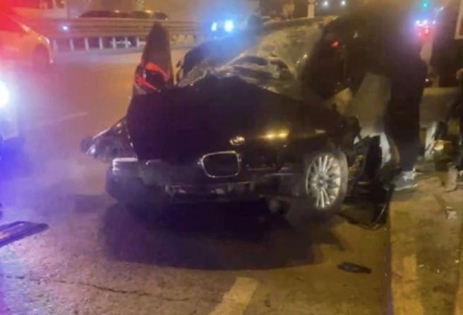 Всё, что осталось от иномарки после ДТП | Источник: Женя Женёк / Vk.com