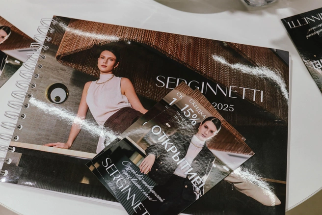 В коллекции этого года смогли скомбинировать классику, деловой стиль и трендовые детали | Источник: Ольга Миллер