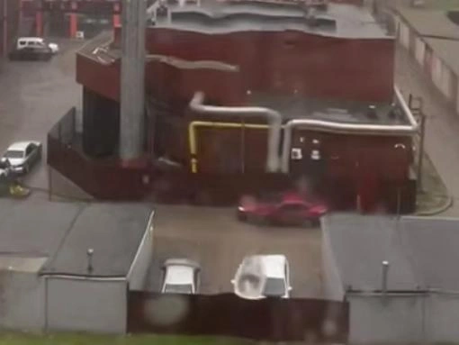 Ливень затопил Волгоград: реки на дорогах, вода в автобусах | Источник: читатели V1.RU