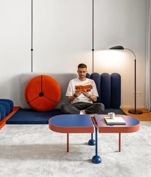 Футуристичный Мойдодыр и «джазовая» кухня: квартира в Минске 93 м²