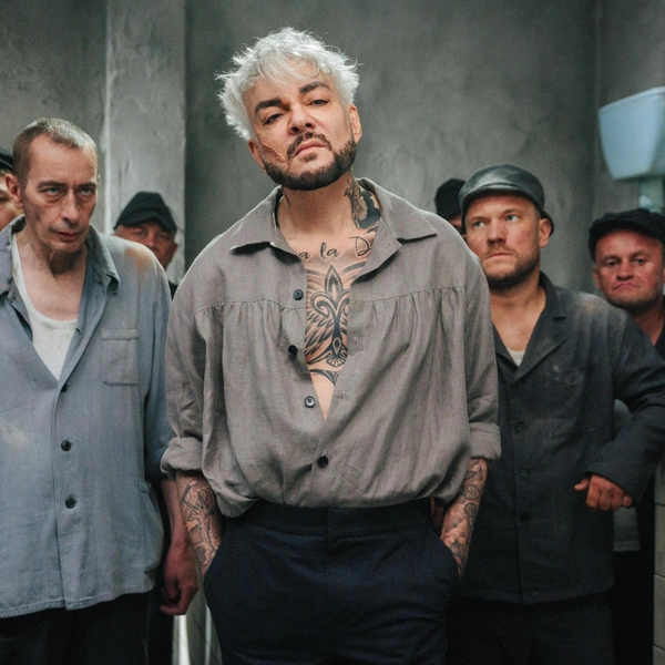 За спиной Фили Болгарского мы видим Вована&nbsp;— Владимира Селиванова | Источник: «Невероятные приключения Шурика», телеканал ТНТ, Степан Третьяков