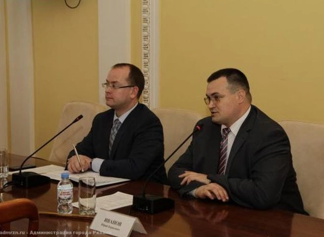 Сергей Карабасов провел очередное оперативное совещание | ya62.ru