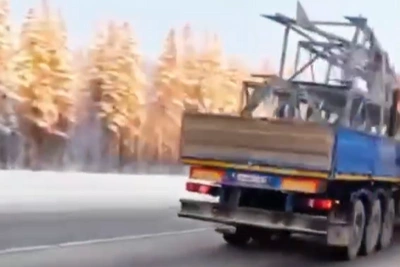 First Power Line Supports Delivered to Murmansk Oblast from Karelia