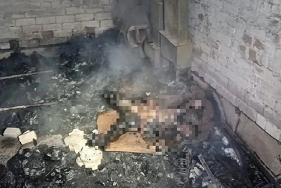 Человек погиб при пожаре у кладбища в Архангельской области