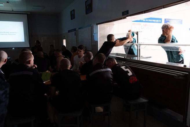 В колонии парни могут получить профессию, например, повара  | Источник: Илья Келарев