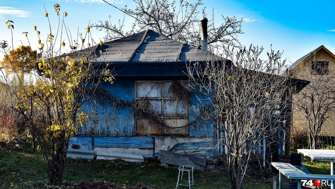 Поскольку это СНТ, то и многие дома&nbsp;— сезонного использования | Источник: Артем Краснов