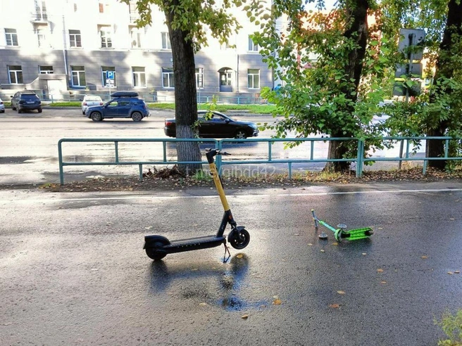 Водители СИМ должны в первую очередь передвигаться по велосипедным и велопешеходным дорожкам, в велосипедной зоне или по полосе для велосипедистов | Источник: www.city-n.ru