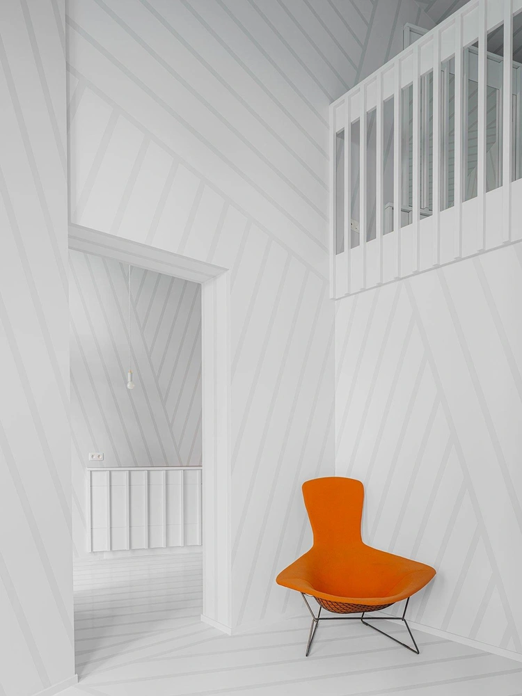 Белая квартира в Антверпене с авангардным камуфляжем | Источник: Йерун Веррехт