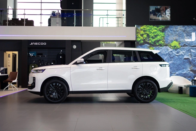 Для JELAND J6 AWD устанавливается гарантийный период сроком на три года или до достижения 100&nbsp;000&nbsp;км пробега | Источник: ООО&nbsp;«ПРЕМИУМ ПАРК Н»