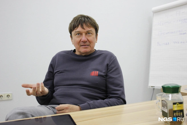 Виктор Шкуренко в офисе новосибирского филиала своей дистрибуторской компании  | Источник: Стас Соколов / NGS.RU