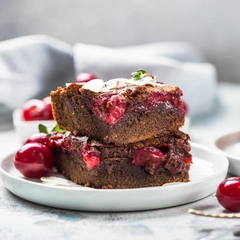 Рецепт брауни с целыми кусочками шоколада и вишней «Двойное удовольствие»