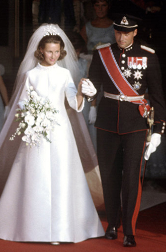 Пять королевских невест, отказавшихся от тиары на свадьбе